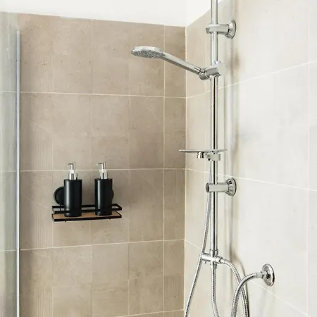 Three Bedroom Flat Near Train Station * קומו