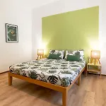 Three Bedroom Flat Near Train Station Apartmán *
