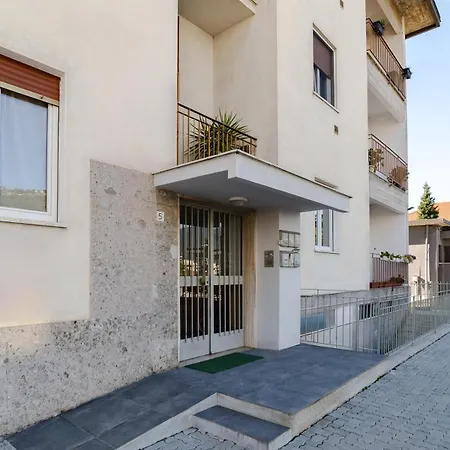 Three Bedroom Flat Near Train Station Apartamento *