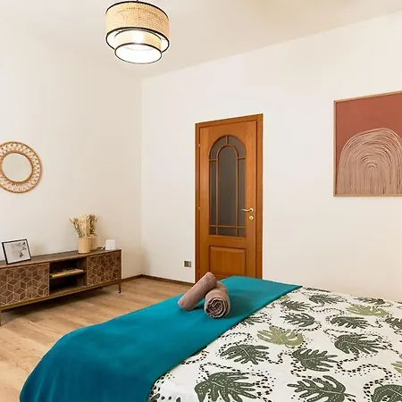 Apartamento Three Bedroom Flat Near Train Station *