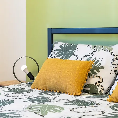 Three Bedroom Flat Near Train Station Apartamento Como