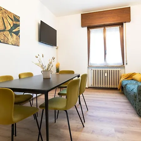 Apartamento Three Bedroom Flat Near Train Station Como