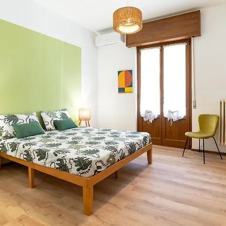 Apartamento Three Bedroom Flat Near Train Station *