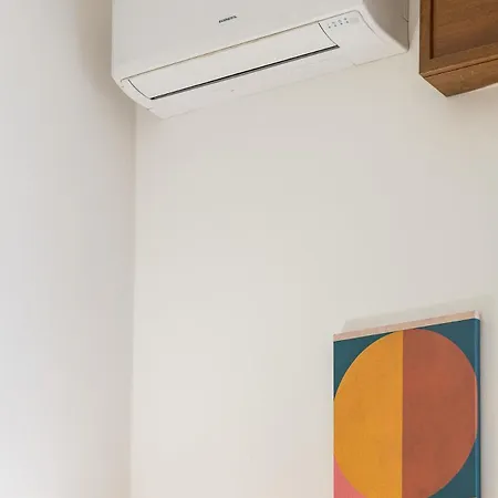 Three Bedroom Flat Near Train Station Apartamento