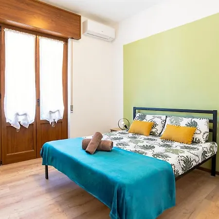 Apartamento Three Bedroom Flat Near Train Station *