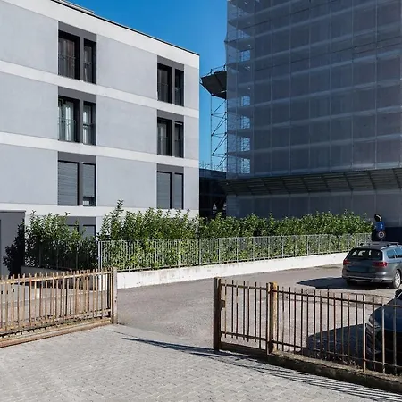 Three Bedroom Flat Near Train Station Apartamento Como