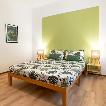 Three Bedroom Flat Near Train Station Appartement *