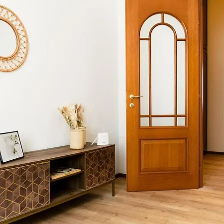 Three Bedroom Flat Near Train Station Apartamento